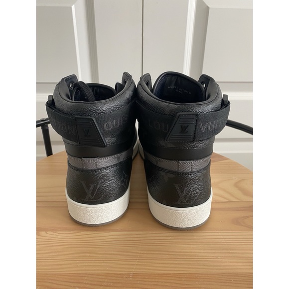 Used Louis Vuitton rivoli sneaker boot. Size 9. - Picture 5 of 7